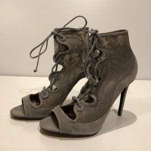 Tabitha Simmons Lace Peep Toe Grey Suede Sandals $995 Size 40EU NEW